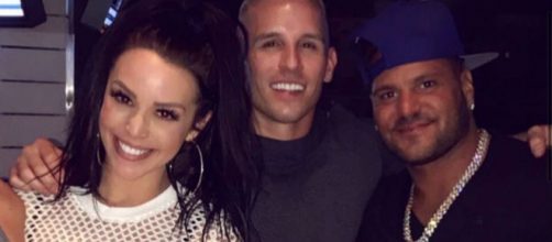 Scheana Marie and Ronnie Magro spend time together at a friend's home. [Photo via Instagram]