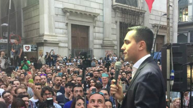 Di Maio a Napoli: 'Bisogna tornare al voto il prima possibile'