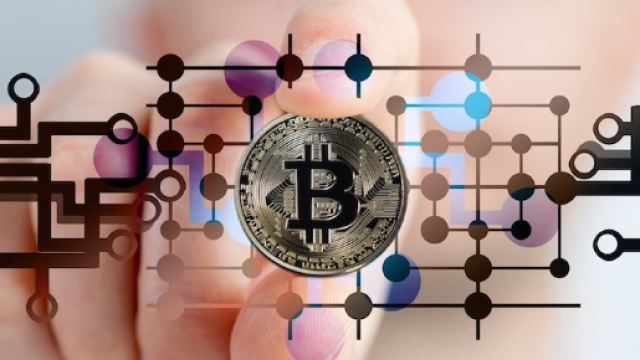 Il Bitcoin potrebbe perdere l'anonimato grazie ad un brevetto di Amazon