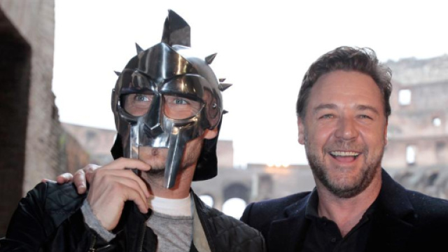 Russel Crowe e Totti: 2 gladiatori al Colosseo