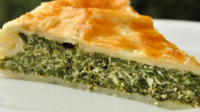 Torta rustica con spinacie mozzarella.