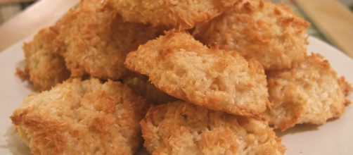 Coconut Macaroons via Wikimedia Commons