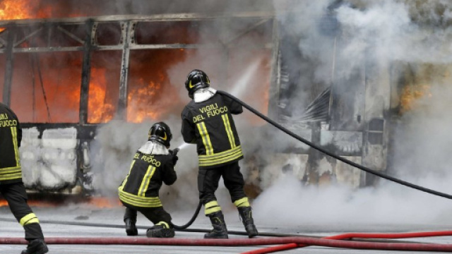 Autobus in fiamme, la procura indaga per danno colposo - ilmessaggero.it