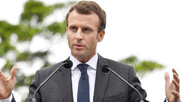 Emmanuel Macron re&ccedil;oit le prix Charlemagne