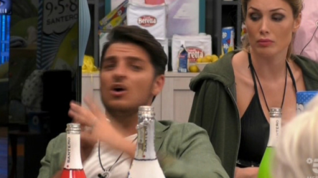 Grande Fratello 15, ecco chi ha lasciato il reality