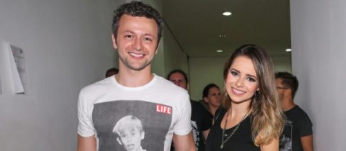 Sandy e Lucas Lima, m&uacute;sico postou foto sensual da esposa. Veja.