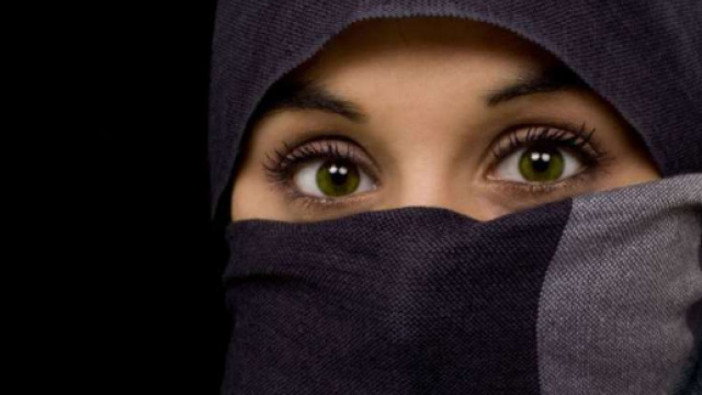 La maestra musulmana non pu&ograve; insegnare con il velo - mobinews.it