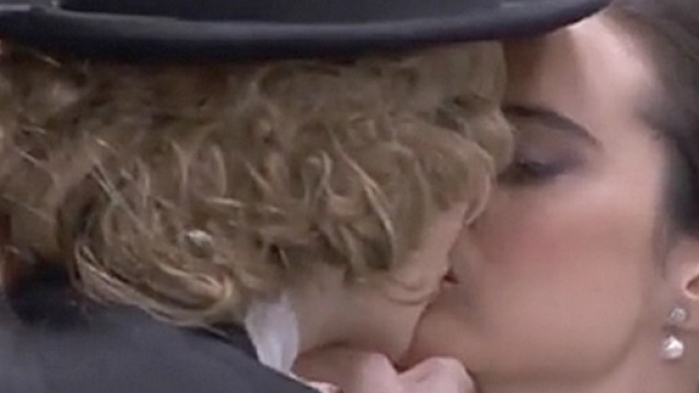 Una Vita, giugno 2018: il gesto inaspettato di due donne