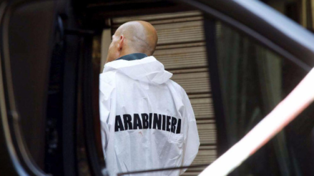 Odiano il genero e lo fanno sfregiare con l'acido