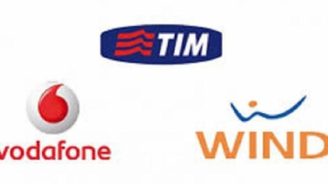 Tim e Wind: ennesima furbata ai danni dei clienti, la denuncia di Altroconsumo