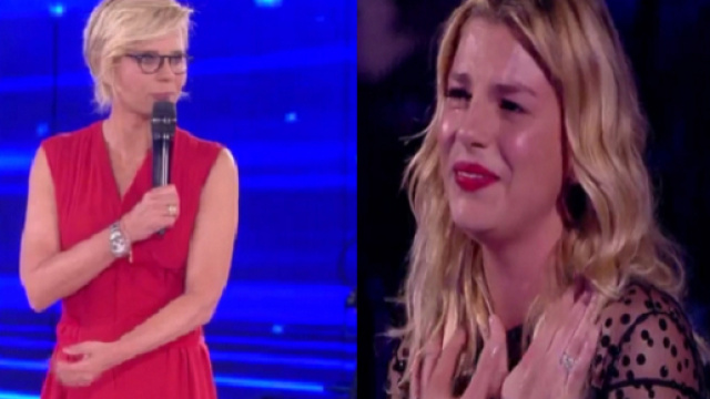 Gossip: Maria De Filippi mette in imbarazzo Emma Marrone, ecco perch&eacute;