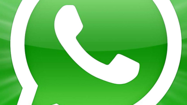 La bugia di WhatsApp: anche i minori di 16 anni la useranno