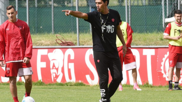 Alessandro Nesta dirige il primo allenamento da tecnico del Perugia calcio
