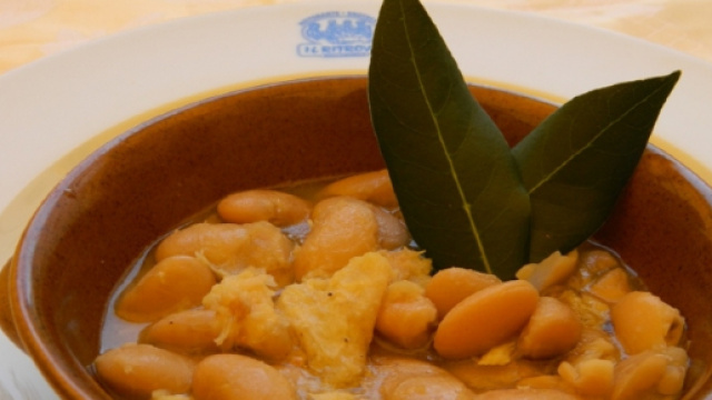 Baccal&agrave; in umido con fagioli bianchi di Spagna