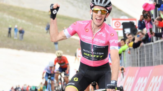 Giro d'Italia, sul Gran Sasso trionfa la maglia rosa Yates - La Stampa - lastampa.it
