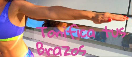 Ejercicios para Tonificar Los Brazos Fl&aacute;cidos (Beverly Hills ... - youtube.com