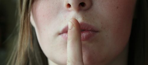 Hushed. - [Image via Philm1310 / Pixabay]