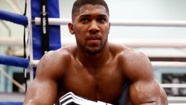 Anthony Joshua, campione mondiale dei pesi massimi versione Super WBA, IBF, IBO e WBO