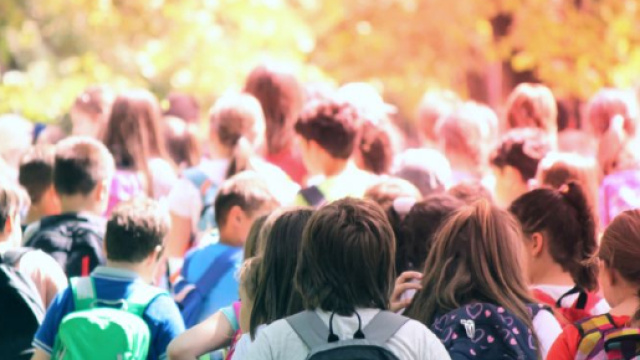 Bambino di 11 anni 'dimenticato' a Catania durante una gita: indagati due prof.