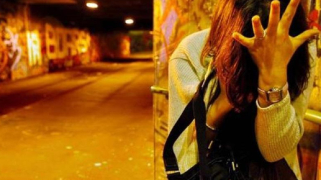 Turista inglese violentata in costiera: licenziato lo stupratore