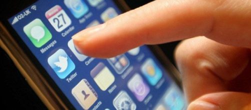 &iquest;Sab&iacute;as que tu celular est&aacute; m&aacute;s sucio que un inodoro?