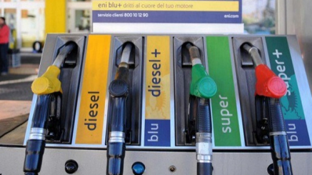 Benzina e diesel ai massimi dal 2015: aumenti dovuti alla speculazione?