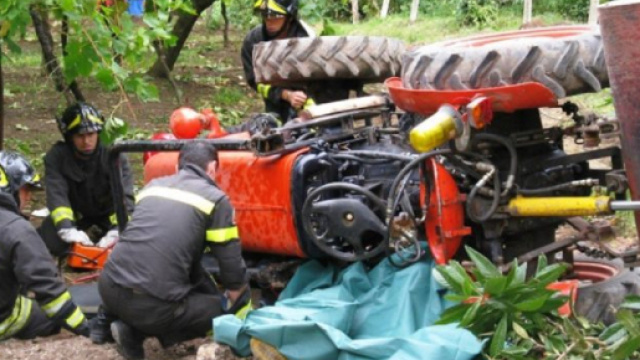 Calabria, due fratelli feriti dopo essere stati travolti da un trattore. (foto di repertorio)