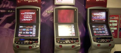 Gambling machine review recommends &pound;30 stake limit - sky.com