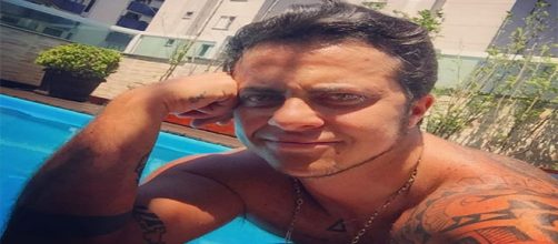 Thammy cede entrevista ao SuperPop