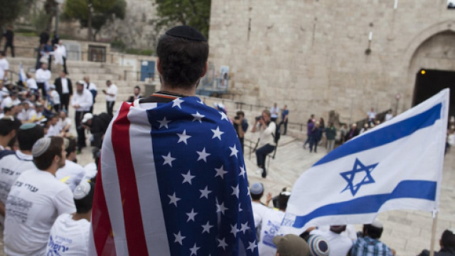 Aperta ambasciata USA a Gerusalemme: scontri tra civili al confine