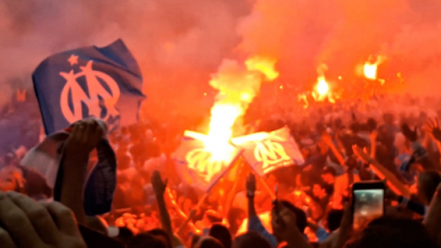 Les supporters de l'OM ont mis le feu au V&eacute;lodrome mercredi, malgr&eacute; la d&eacute;faite face &agrave; l'Atl&eacute;tico (Cr&eacute;dit photo : Alexandre Boero)