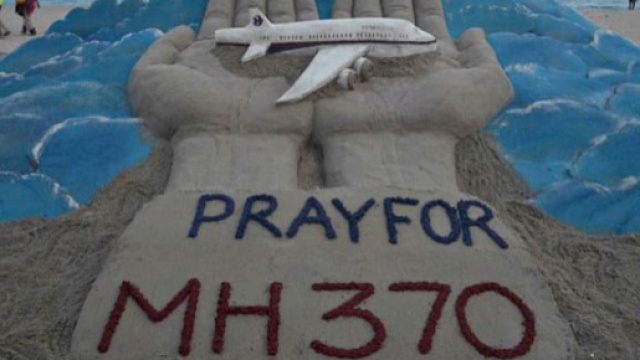 tributo pper il volo della malaysia airlines