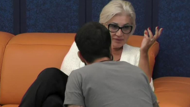 Alta tensione tra Lucia Bramieri e Danilo Aquino