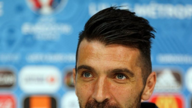 Gianluigi Buffon in una conferenza stampa degli Europei francesi del 2016.