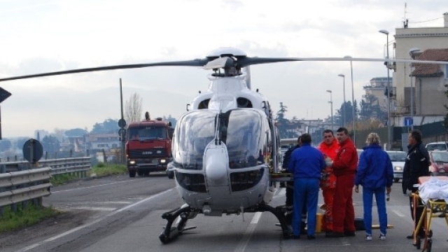 Guidonia, bimbo soffocato dal w&uuml;rstel