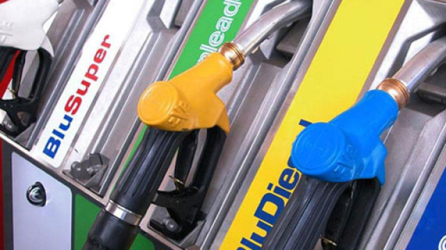 Il prezzo de Petrolio ha superato la quota degli 80 dollari. Quasi sicuramente, nei prossimi giorni, i prezzi dei carburanti aumenteranno