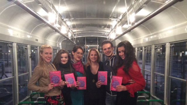 Le attrici selezionate da Emanuela Panatta, al centro della foto, che hanno interpretato i suoi monologhi