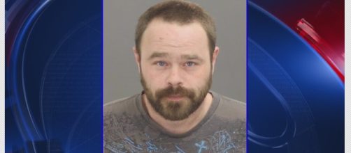 Homem &eacute; preso por namorar a filha