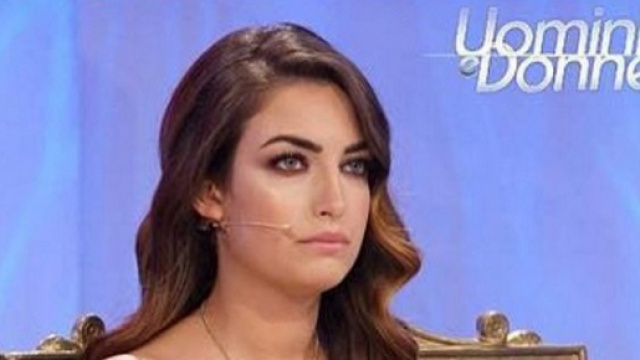 Uomini e Donne: Nilufar ritrova una sua 'vecchia conoscenza'.