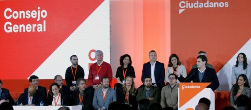 Las encuestas ponen a 'Ciudadanos' a la cabeza