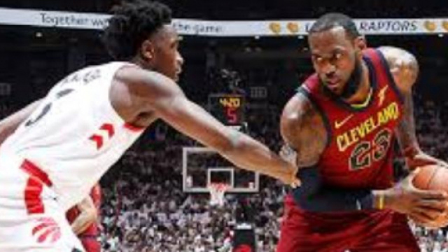 Lebron James en action face aux Raptors