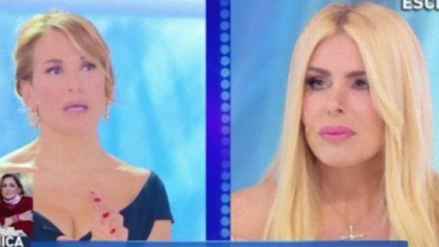 Loredana Lecciso da Barbara D'Urso 'sgrida' Romina Power.