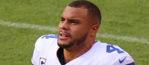 Dallas Cowboys: Breaking down the quarterbacks heading into 2018 training camp [Image by Jeffrey Beall / Wikimedia Commons]