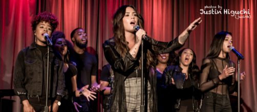 Demi Lovato is transparent about mental illness. [Image source: Justin Higuchi | Wikiemedia Commons]