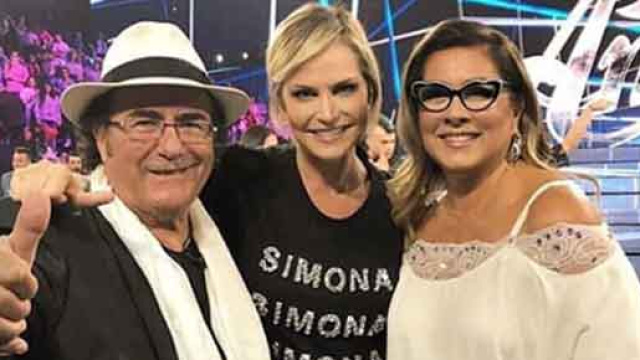 Anche Simona Ventura entusiasta per il riavvicinamento della coppia.