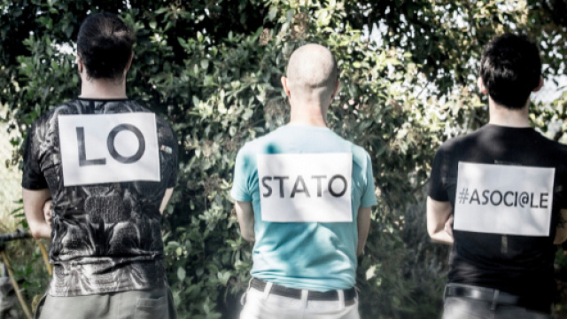 Immagine di copertina dello Stato Asociale