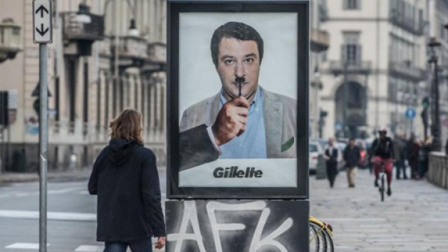 Matteo Salvini paragonato ad Hitler in un finto manifesto pubblicitario