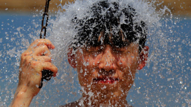 ragazzino scambia l'acido solforico con il bagnoschiuma