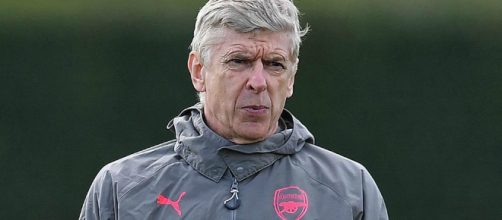 Ars&egrave;ne Wenger piensa seguir dirigiendo