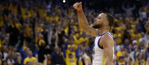 Stephen Curry in action. - [NY Daily News Sports &rlm;/ Twitter]